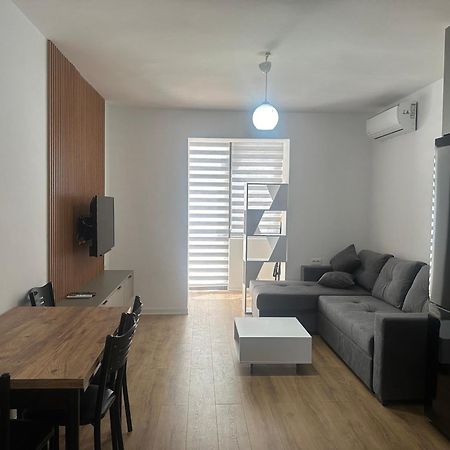 Vera'S Apartment Тирана Экстерьер фото