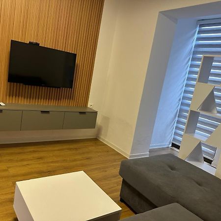 Vera'S Apartment Тирана Экстерьер фото