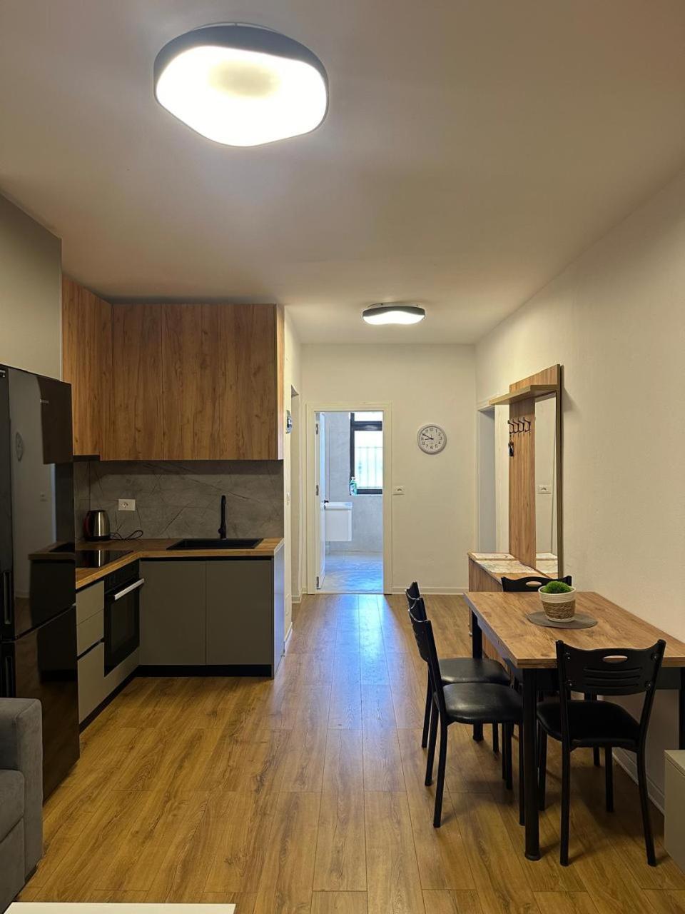 Vera'S Apartment Тирана Экстерьер фото